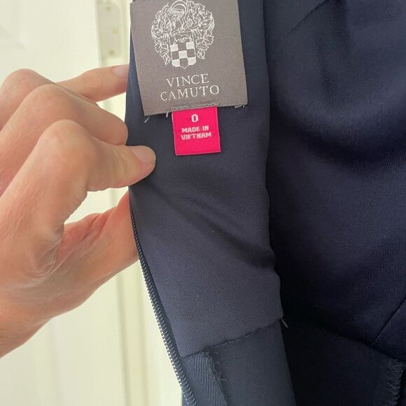 Vince Camuto Navy midi dress with button detail, size 0 - Picture 4 of 5